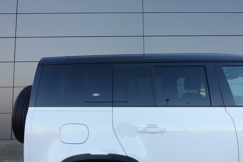 Used Land Rover Defender 2021 for sale - 77033006: Photo 25