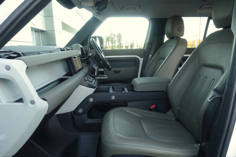 Used Land Rover Defender 2021 for sale - 77033006: Photo 3