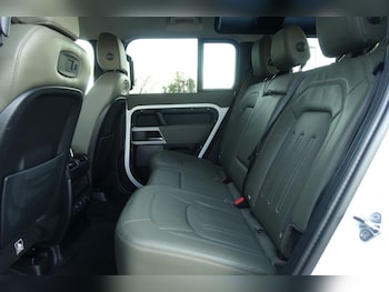 Used Land Rover Defender 2021 for sale - 77033006: Photo