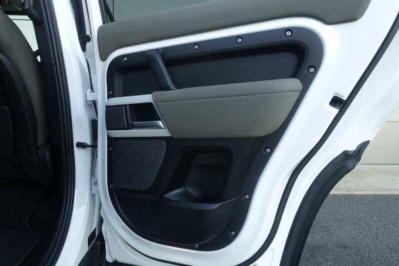 Used Land Rover Defender 2021 for sale - 77033006: Photo 56