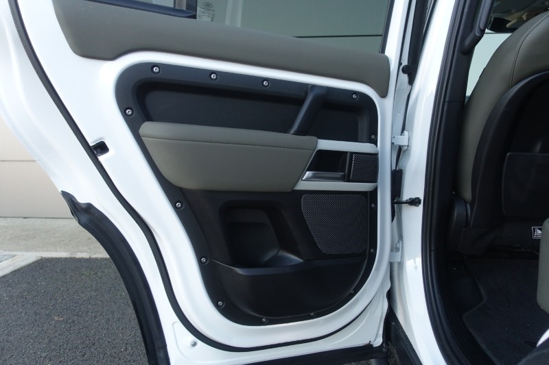 Used Land Rover Defender 2021 for sale - 77033006: Photo 60