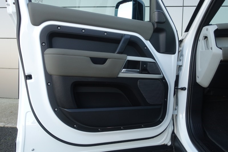 Used Land Rover Defender 2021 for sale - 77033006: Photo 63