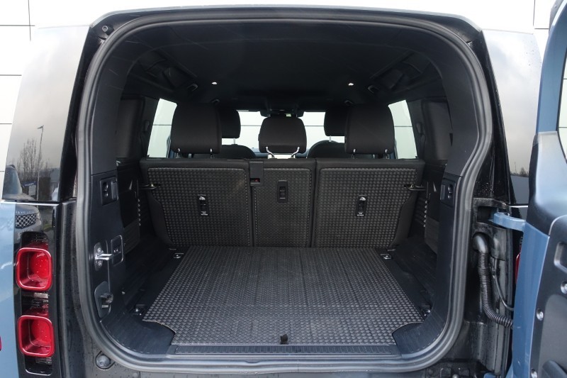 Used Land Rover Defender 2021 for sale - 77300582: Photo 10