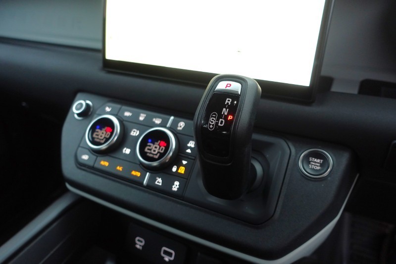 Used Land Rover Defender 2021 for sale - 77300582: Photo 13