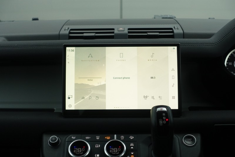 Used Land Rover Defender 2021 for sale - 77300582: Photo 14