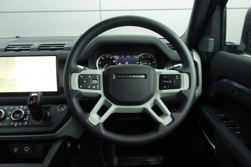 Used Land Rover Defender 2021 for sale - 77300582: Photo 15