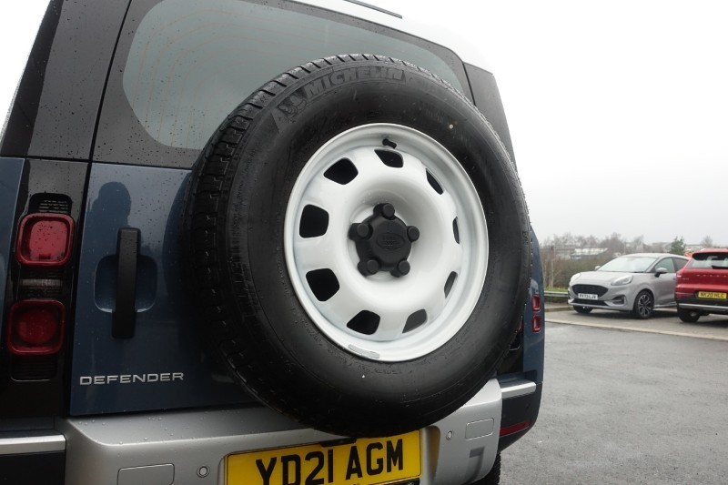 Used Land Rover Defender 2021 for sale - 77300582: Photo 24