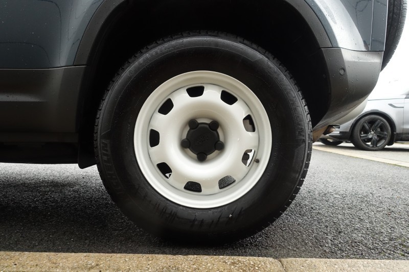 Used Land Rover Defender 2021 for sale - 77300582: Photo 26