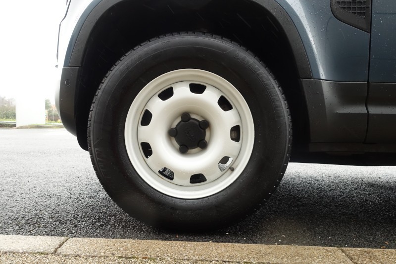 Used Land Rover Defender 2021 for sale - 77300582: Photo 27