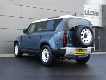 Used Land Rover Defender 2021 for sale - 77300582: Photo