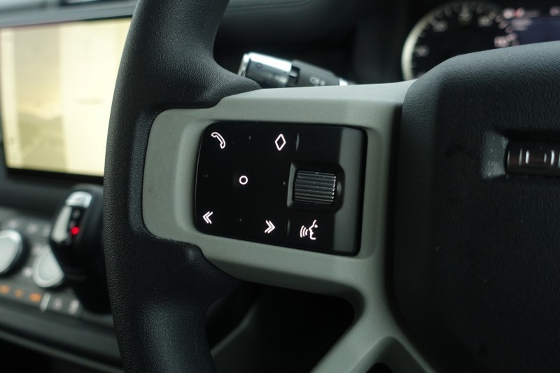 Used Land Rover Defender 2021 for sale - 77300582: Photo 33