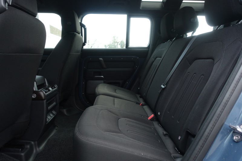 Used Land Rover Defender 2021 for sale - 77300582: Photo 4