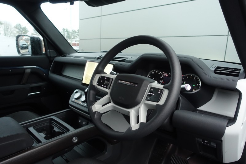 Used Land Rover Defender 2021 for sale - 77300582: Photo 40