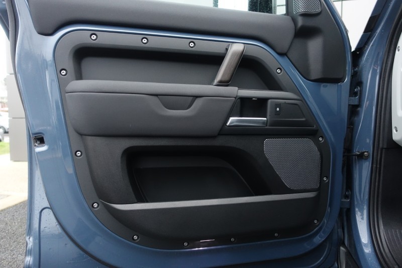 Used Land Rover Defender 2021 for sale - 77300582: Photo 51