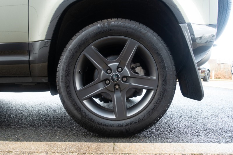 Used Land Rover Defender 2023 for sale - 77729483: Photo 32