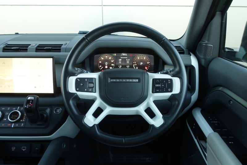 Used Land Rover Defender 2023 for sale - 76981959: Photo 15