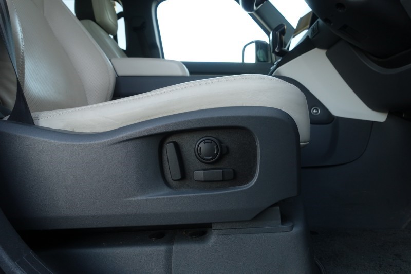 Used Land Rover Defender 2023 for sale - 76981959: Photo 54