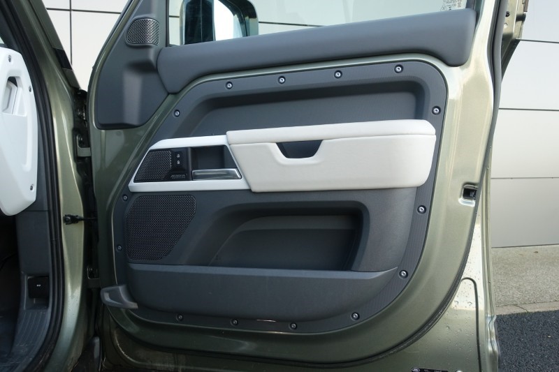 Used Land Rover Defender 2023 for sale - 76981959: Photo 55