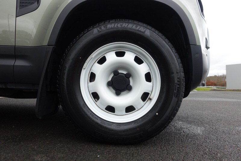 Used Land Rover Defender 2021 for sale - 77662128: Photo 8