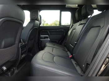 Used Land Rover Defender 2023 for sale - 79491492: Photo