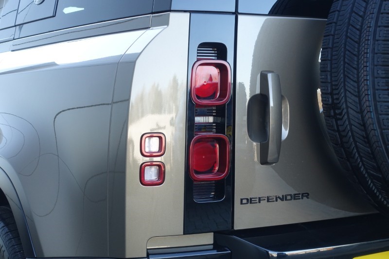 Used Land Rover Defender 2023 for sale - 77791283: Photo 19