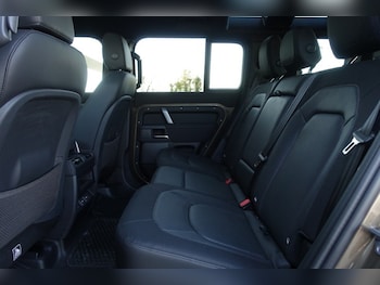 Used Land Rover Defender 2023 for sale - 77791283: Photo