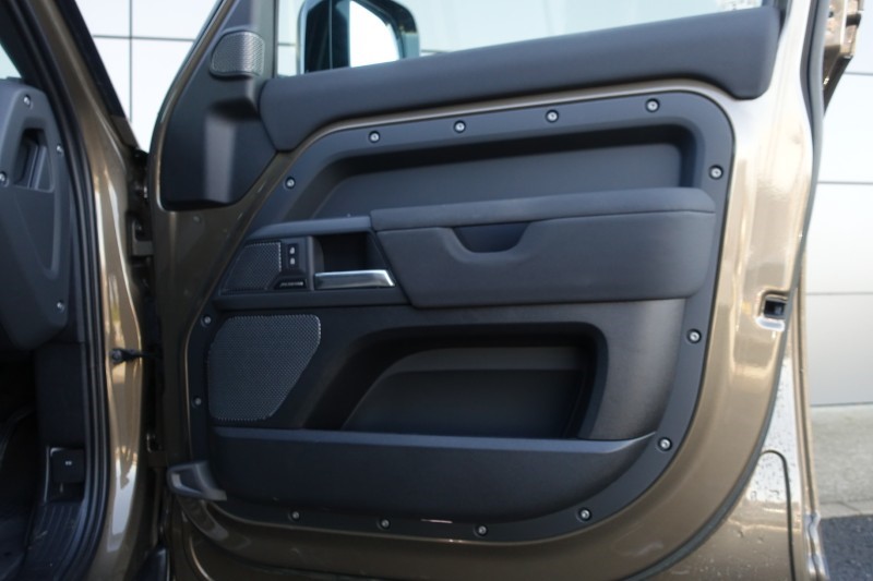 Used Land Rover Defender 2023 for sale - 77791283: Photo 52