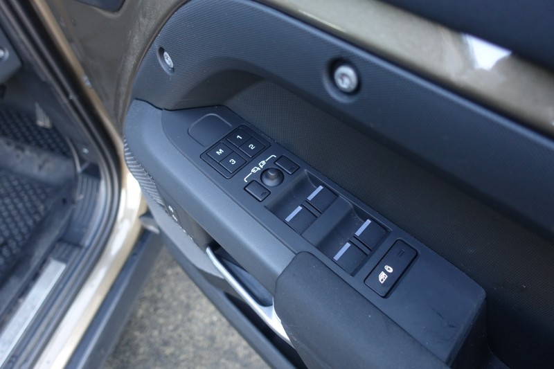 Used Land Rover Defender 2023 for sale - 77791283: Photo 54