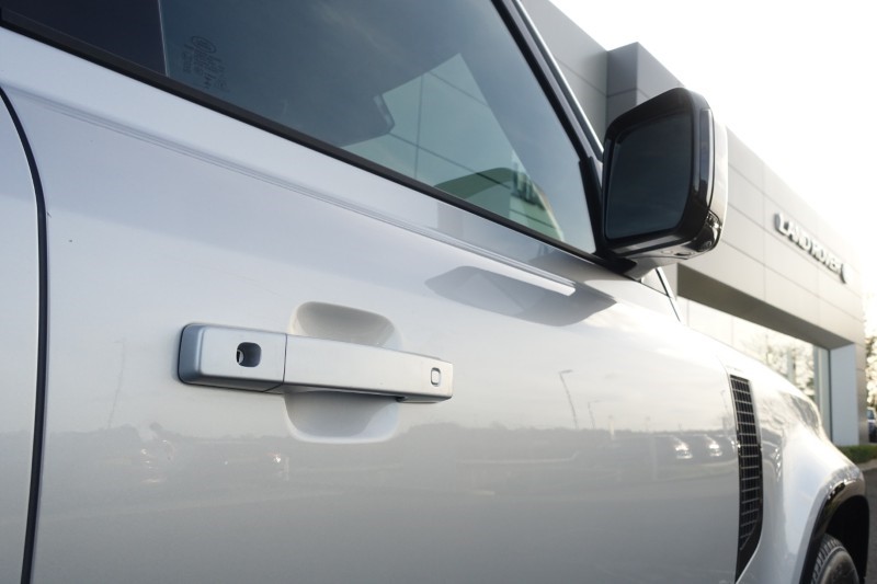 Used Land Rover Defender 2024 for sale - 77690972: Photo 22