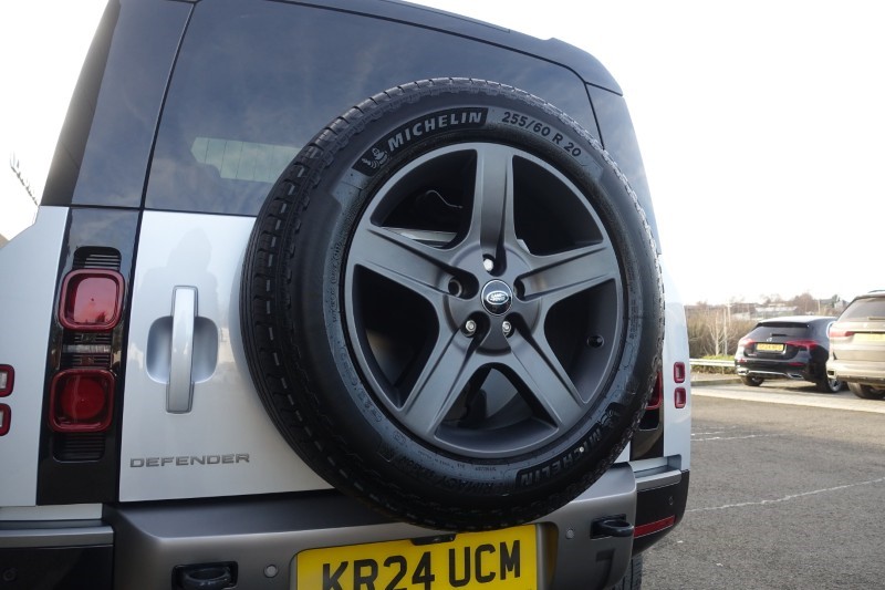 Used Land Rover Defender 2024 for sale - 77690972: Photo 26