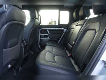 Used Land Rover Defender 2024 for sale - 77690972: Photo