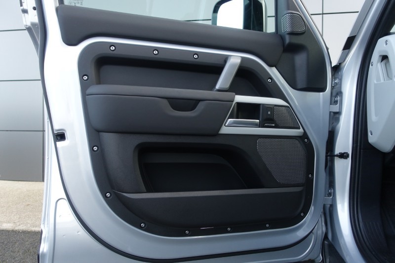 Used Land Rover Defender 2024 for sale - 77690972: Photo 60