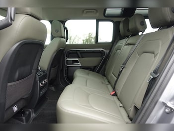 Used Land Rover Defender 2023 for sale - 78000456: Photo