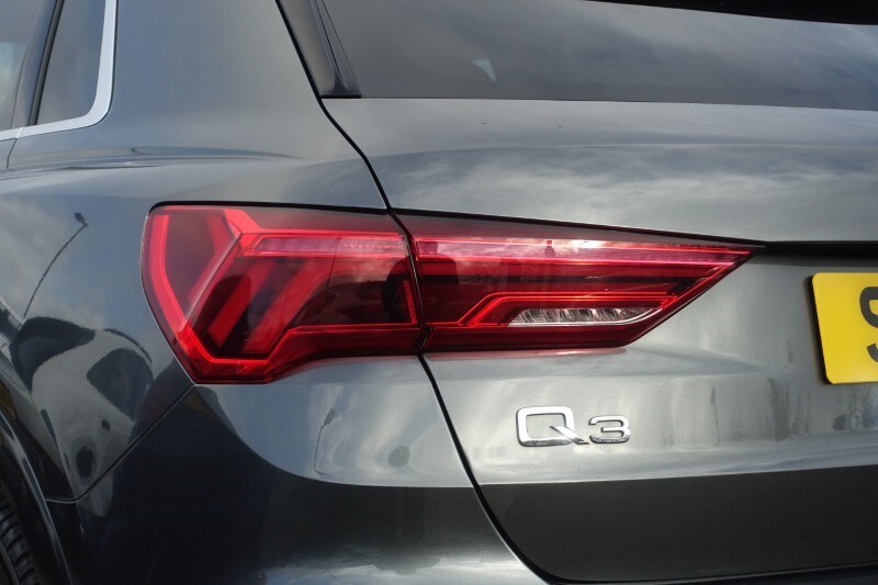 Used Audi Q3 2019 for sale - 77973657: Photo 17