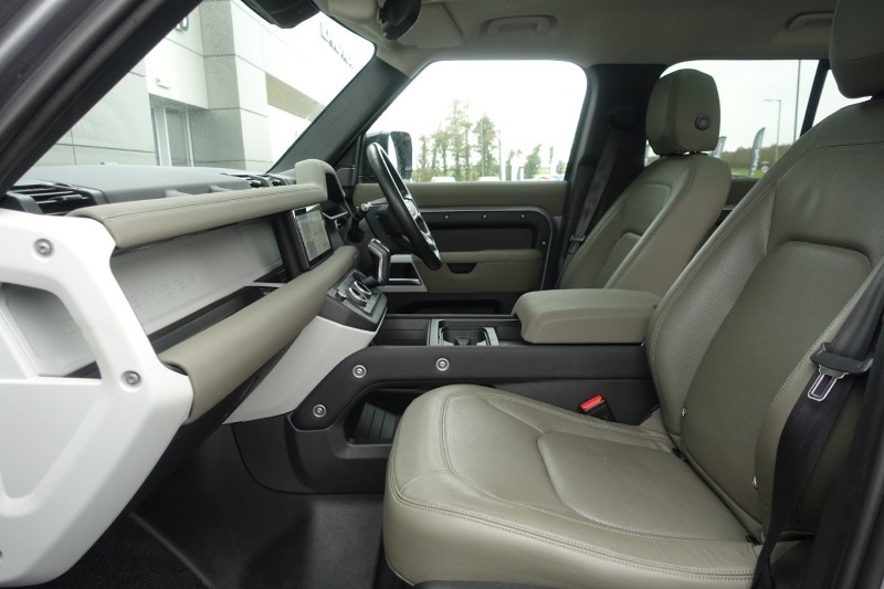 Used Land Rover Defender 2023 for sale - 77700993: Photo 3