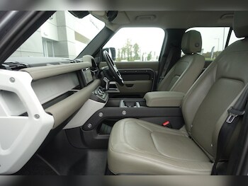 Used Land Rover Defender 2023 for sale - 77700993: Photo