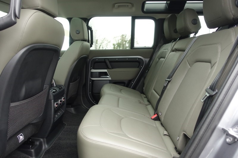 Used Land Rover Defender 2023 for sale - 77700993: Photo 4