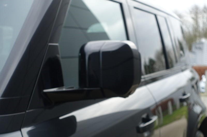 Used Land Rover Defender 2024 for sale - 77758742: Photo 32