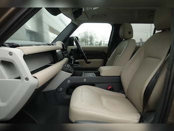 Used Land Rover Defender 2022 for sale - 77592335: Photo