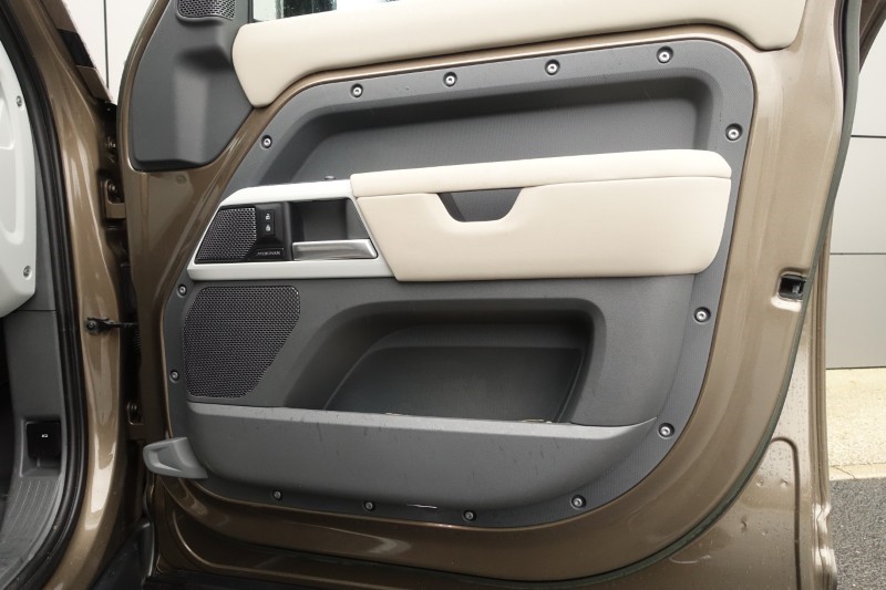 Used Land Rover Defender 2022 for sale - 77592335: Photo 61