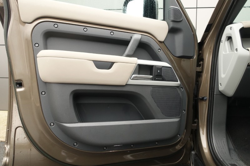 Used Land Rover Defender 2022 for sale - 77592335: Photo 70