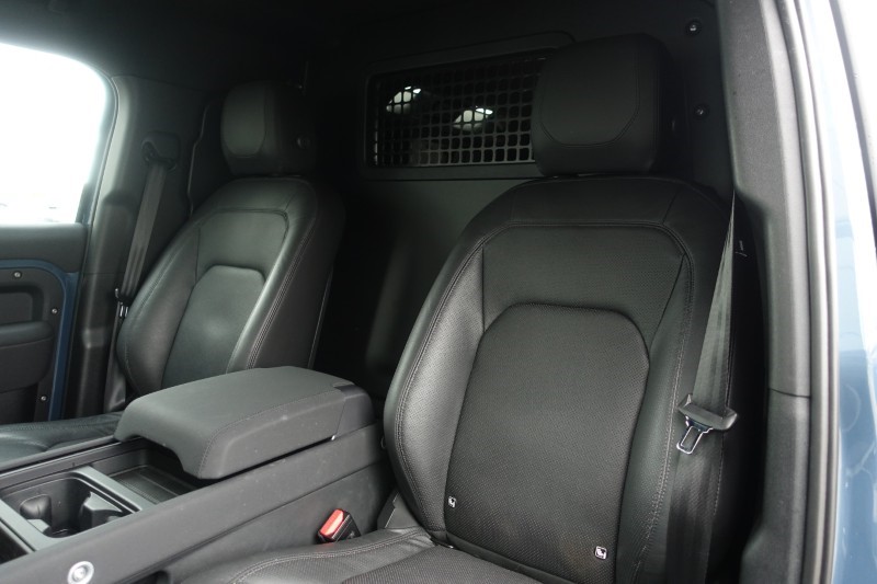 Used Land Rover Defender 2023 for sale - 77877760: Photo 4