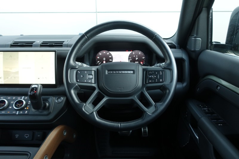 Used Land Rover Defender 2023 for sale - 77965418: Photo 15