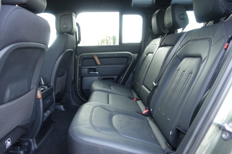 Used Land Rover Defender 2023 for sale - 77965418: Photo 4