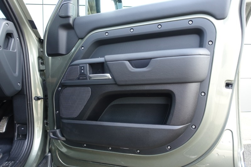 Used Land Rover Defender 2023 for sale - 77965418: Photo 57