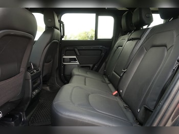 Used Land Rover Defender 2023 for sale - 79444669: Photo