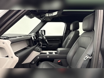 Used Land Rover Defender 2025 for sale - 79593689: Photo