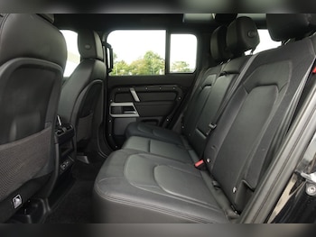 Used Land Rover Defender 2023 for sale - 79524564: Photo