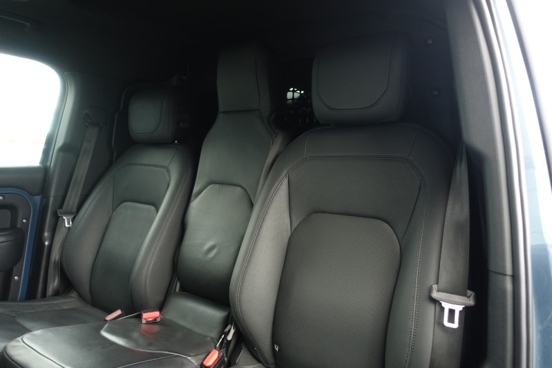 Used Land Rover Defender 2022 for sale - 78014747: Photo 4