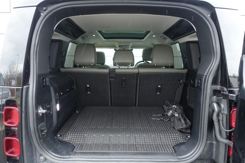 Used Land Rover Defender 2022 for sale - 77690970: Photo 10